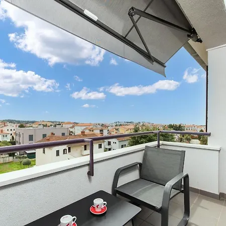 White דירה פורץ